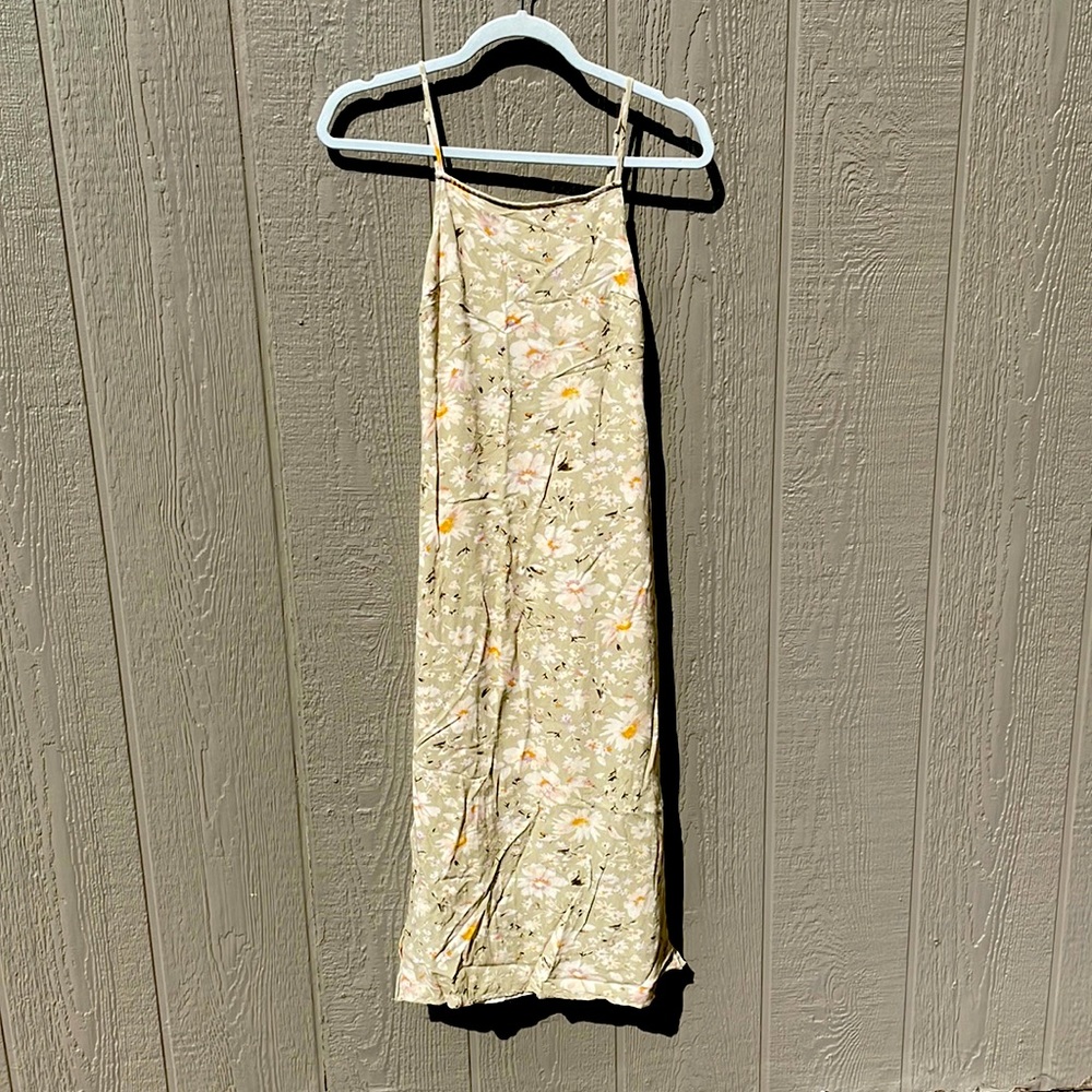 American Eagle floral print midi sundress with open back. Size S